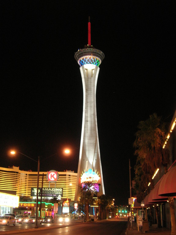 Scaled image 1370_stratosphere_tower.jpg 