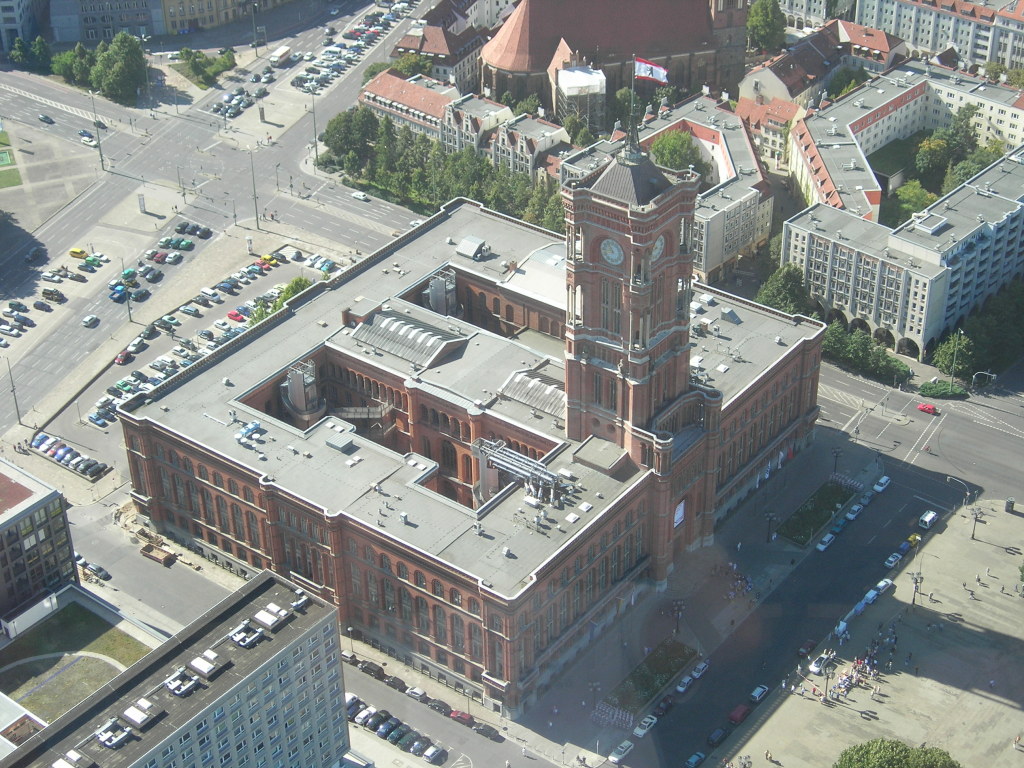 Scaled image 17_rotes_rathaus.jpg 